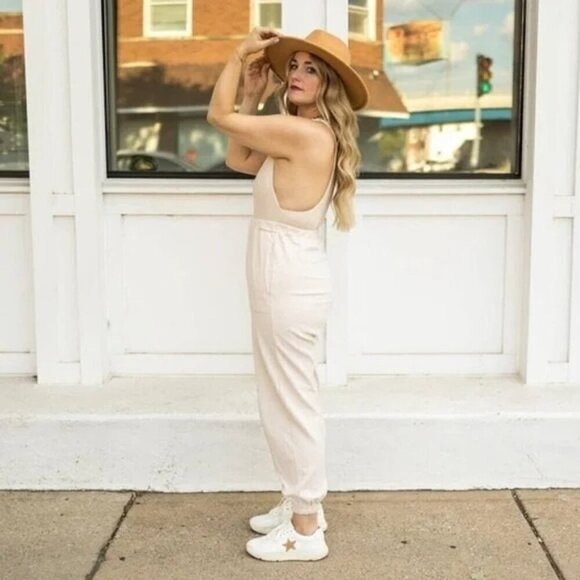NWT Vada Winter Maverick beige jogger jumpsuit size L - Picture 10 of 10